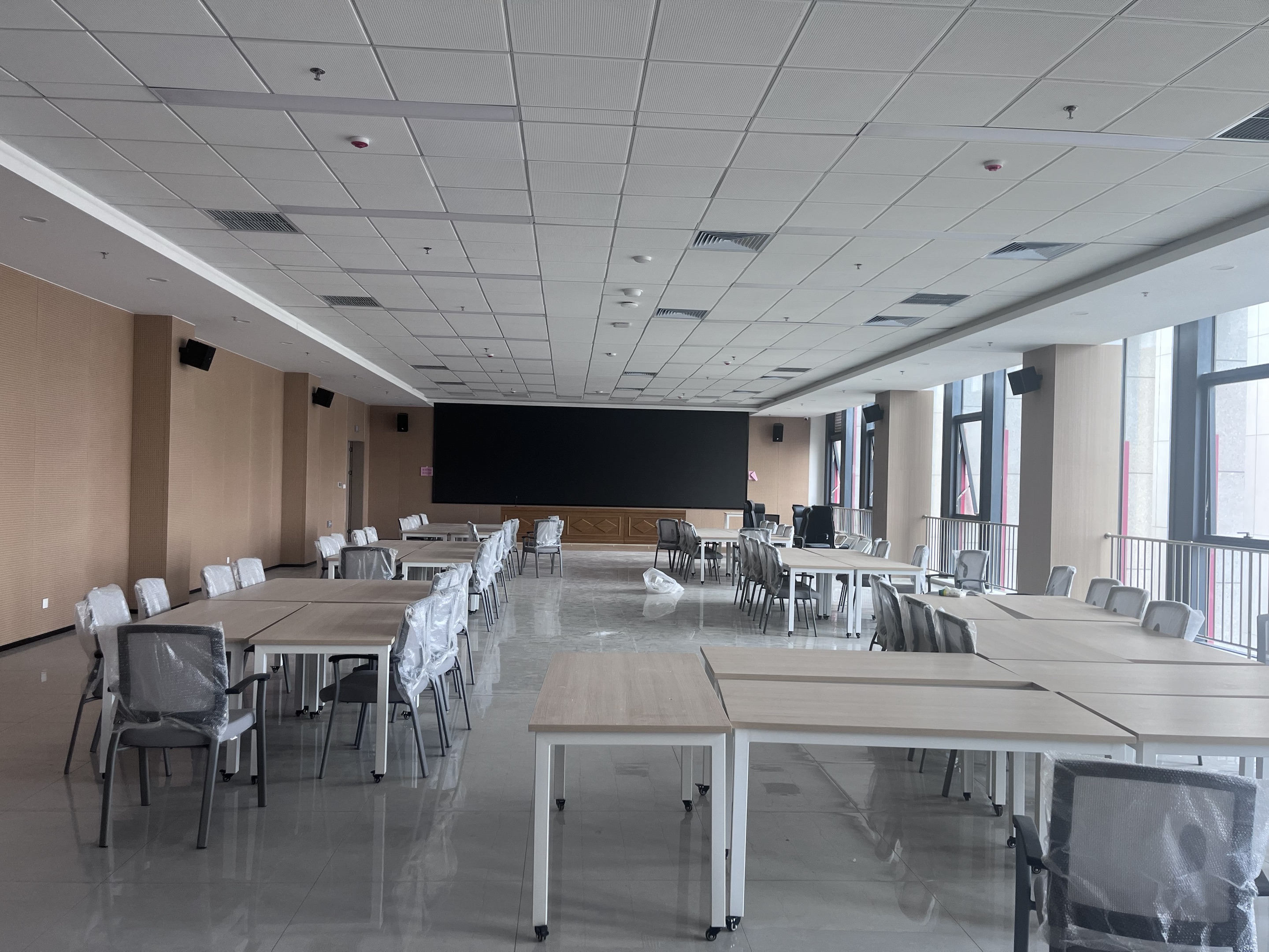 6164c085-3c82-4c7f-a324-5f52d7c97910